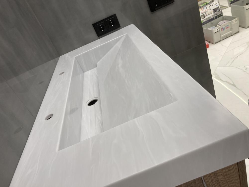 Столешница в ванну c интегрированной раковиной Grandex M-718