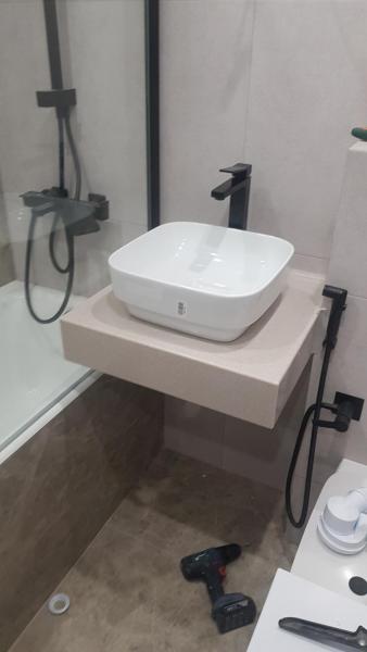 Столешница в ванную с интегрированной раковиной Pluton D-012